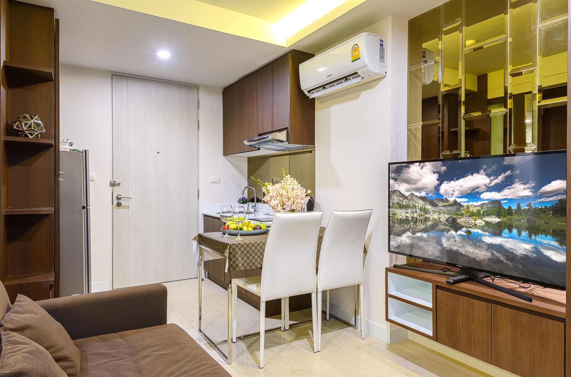 The Aristo 421 Semesteranläggning (resort) Phuket